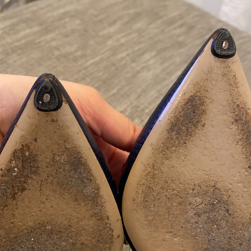 Valentino Garavani Navy Leather Rockstud T-Strap Pointed-Toe Heels - Picture 10 of 13